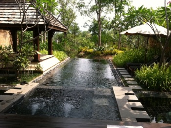 picture of the hotel {the writer} stayed at while {making profits} from {continual income} {whilst travelling}