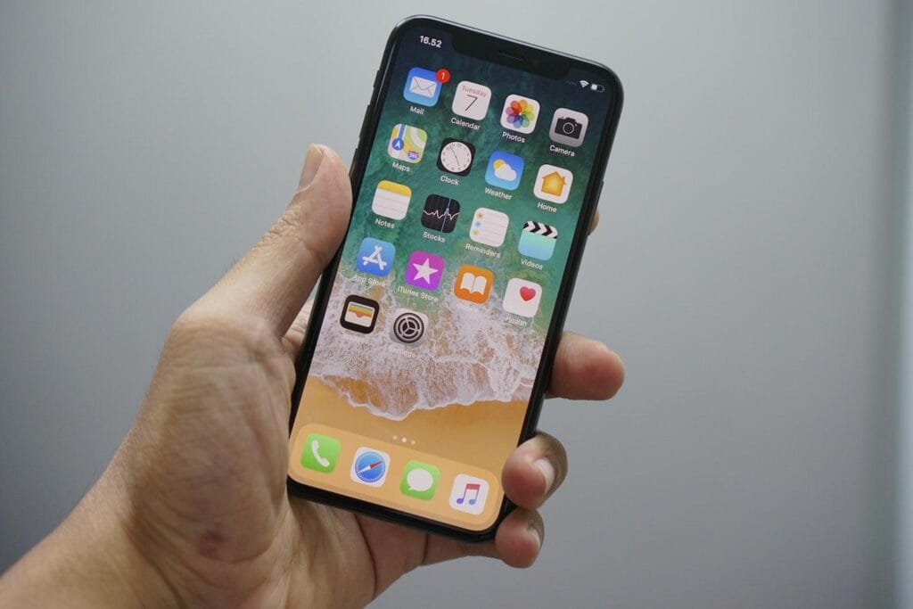 7 essential apps to help you work from anywhere