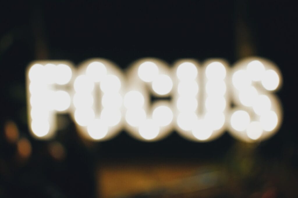 How to structure a coaching contract clients can’t wait to sign (example + free templates)