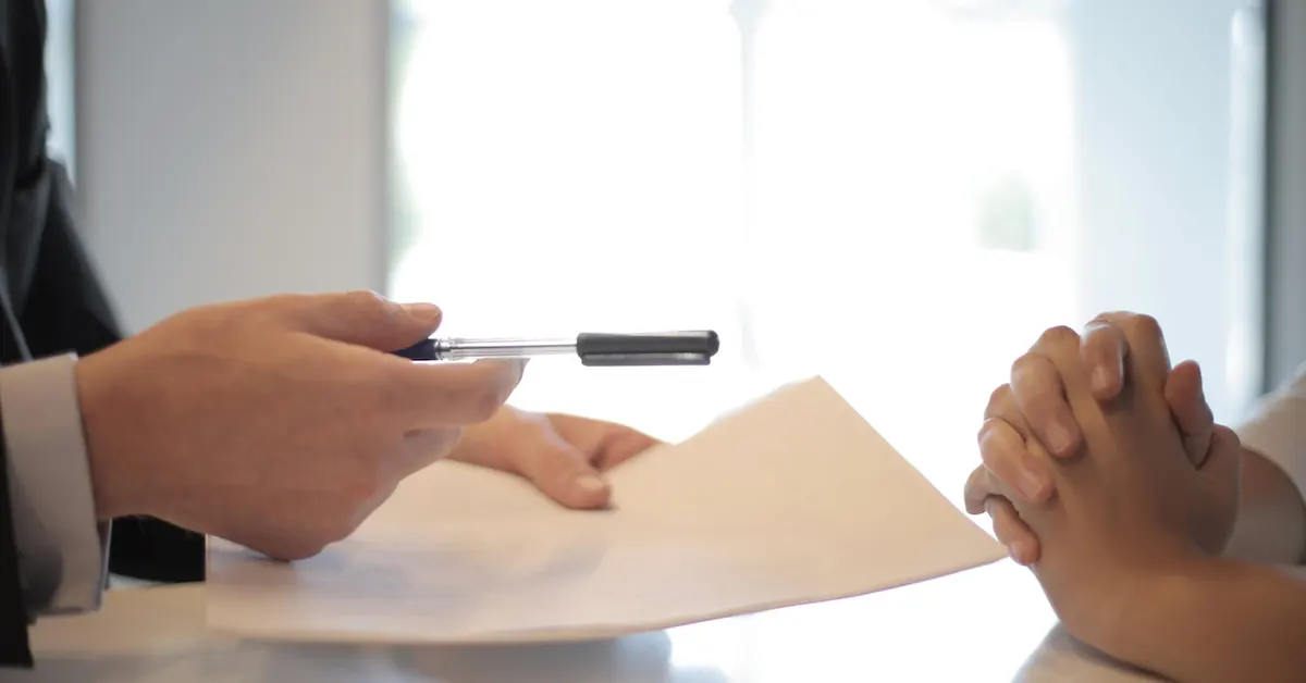 How to structure a coaching contract clients can’t wait to sign (example + free templates)
