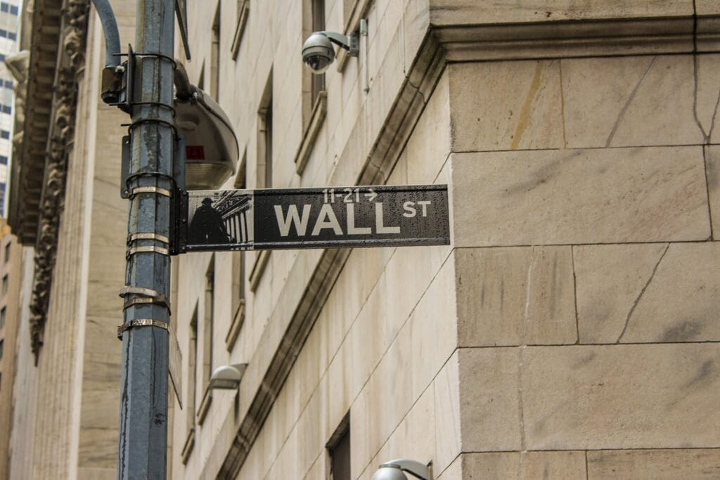 Best Mutual Funds 2025: Advice From A NYT Bestseller (+ Tips)