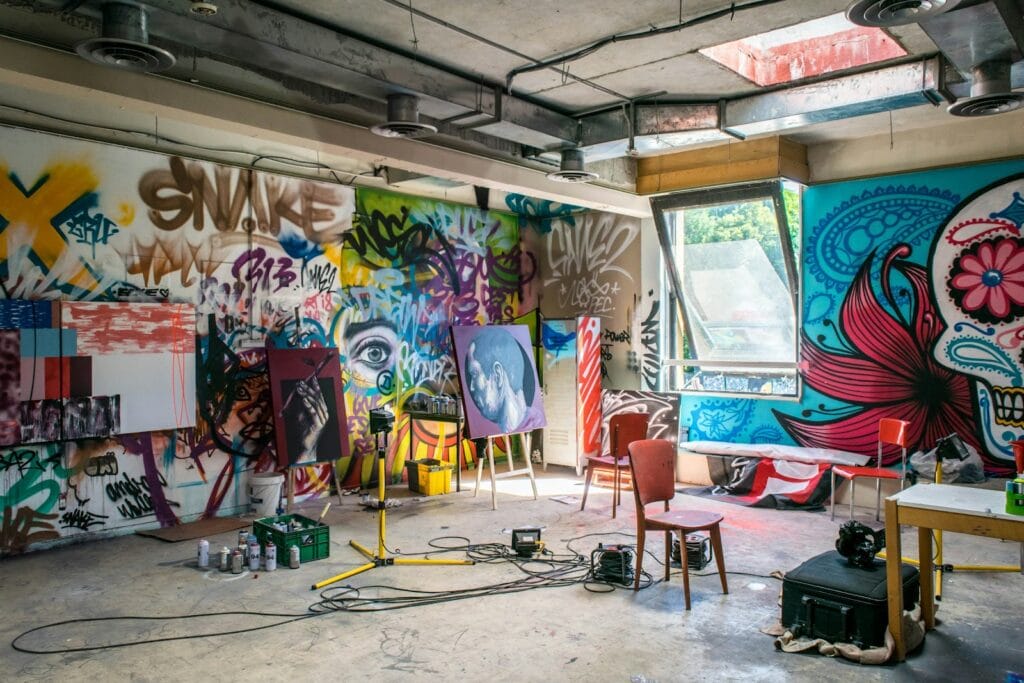 How To Make Money As An Artist: 11+ Proven Strategies (+ tips)