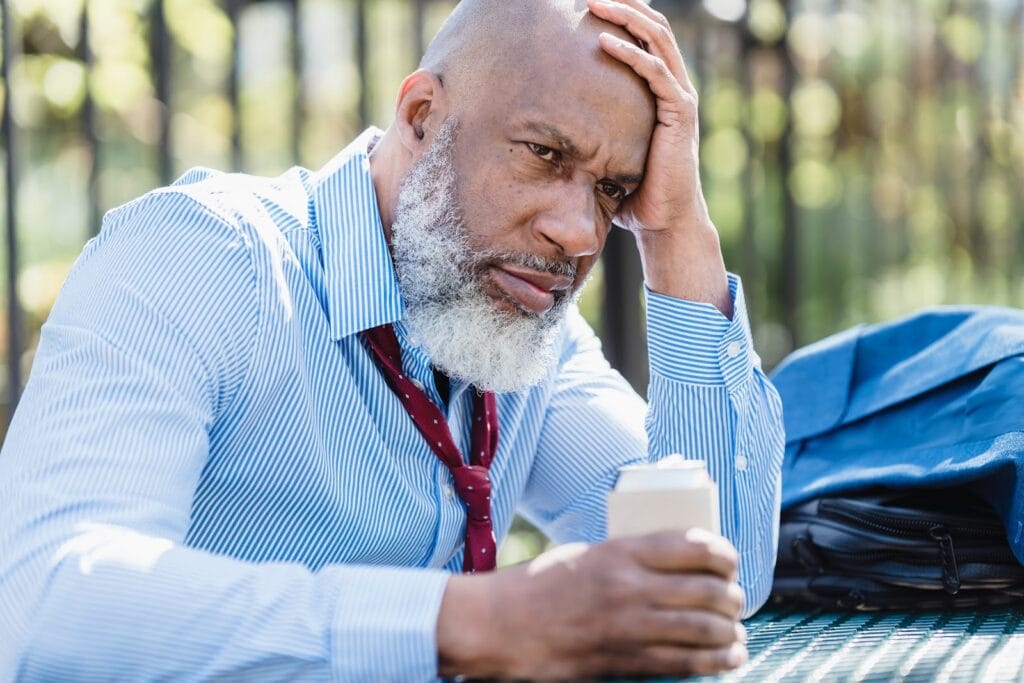 “Should I quit my job?” 7 reasons to leave (+ when to STAY)