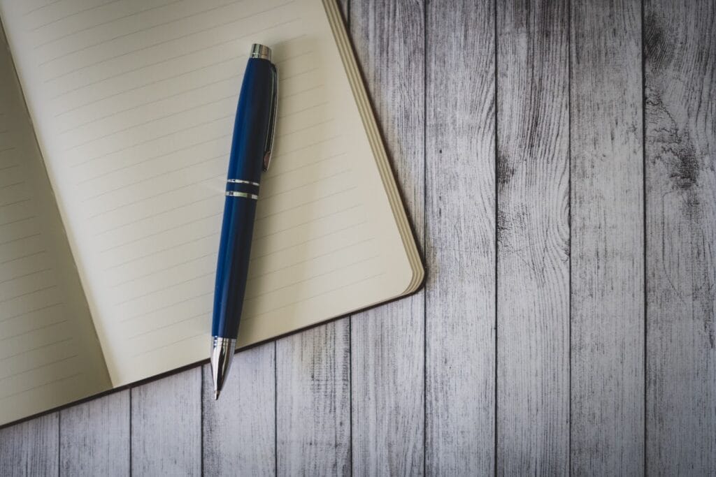 How To Become A Highly Paid Copywriter in 2025 (With No Experience)
