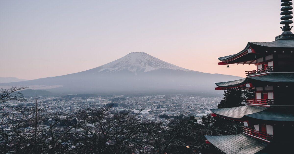 Photo of Mt Fuji in Japan. Cover photo for Rich Life Chronicles: Japan