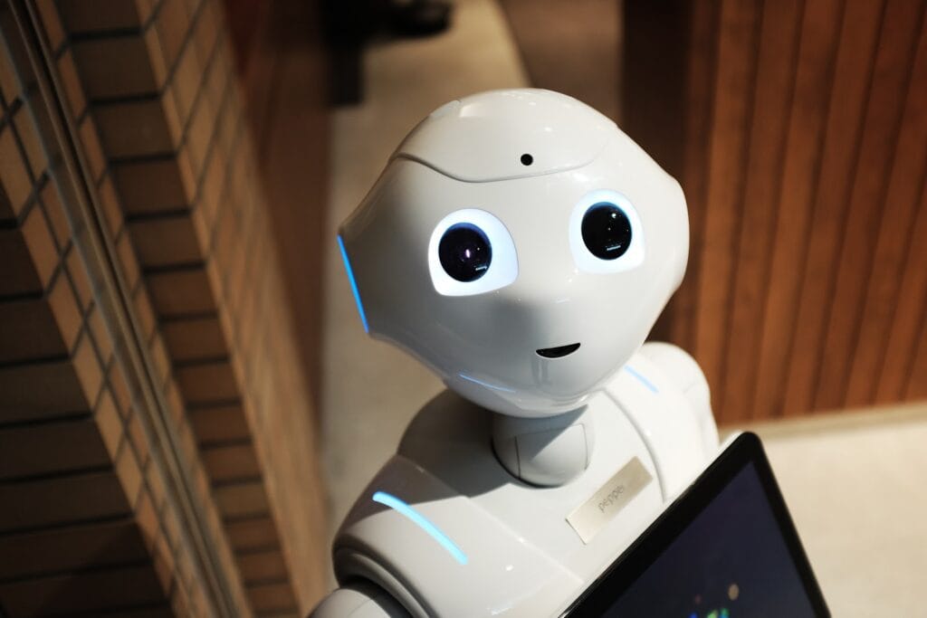 Robo-Advisors: Should You Use One? Pros & Cons (+ tips)