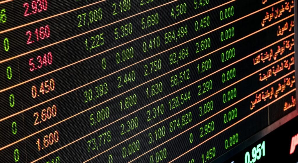 My Simple Guide to Investing in Index Funds (best options & tips)