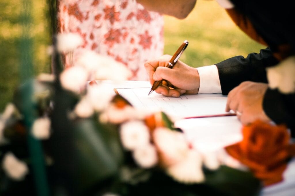 6 elements of a 6-figure freelance contract