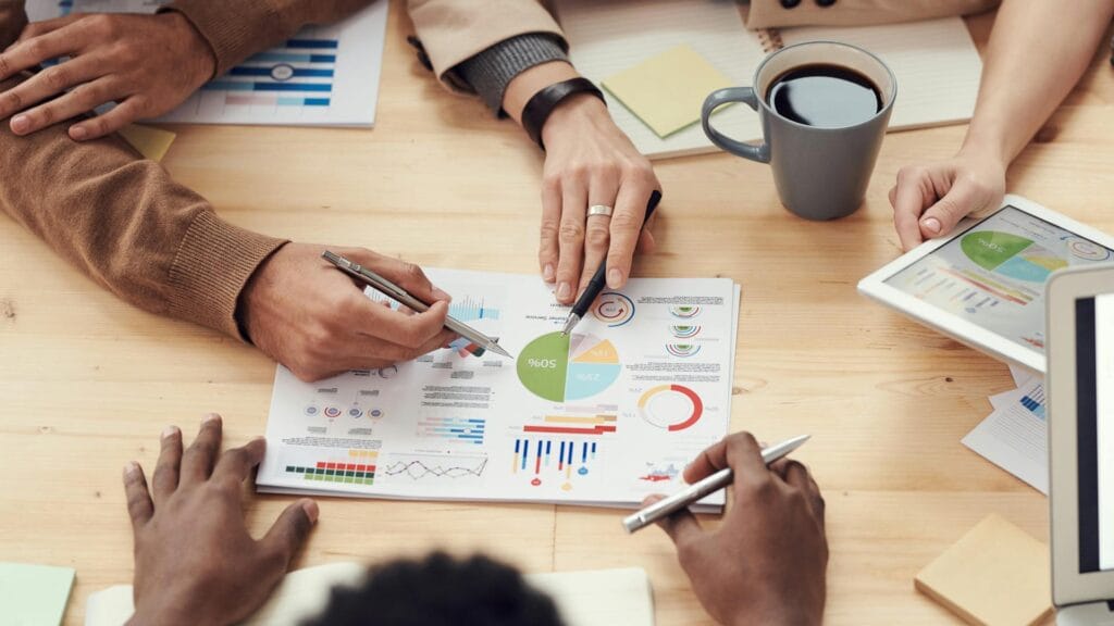 How to Develop A Business Growth Strategy (+ examples)