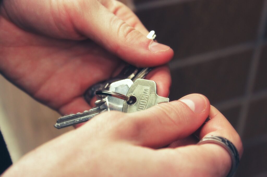 How Does Rent To Own Work? (Who Should Do It & Major Risks)