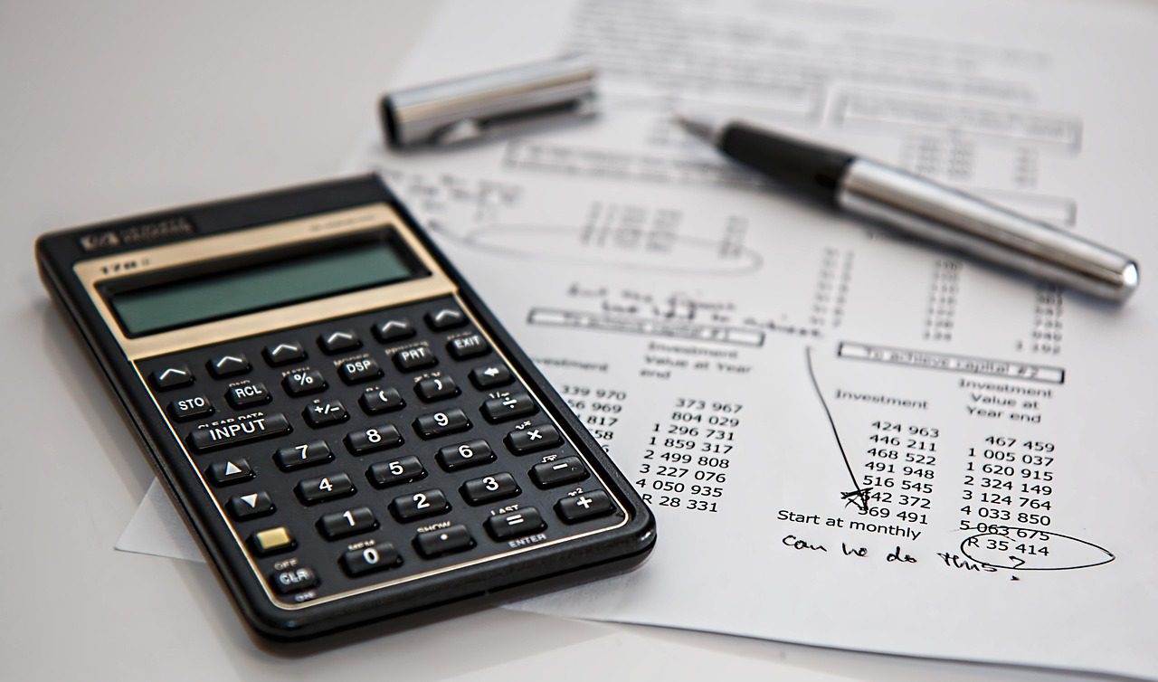 Money Market vs Savings Account (Which Is Best For You & Why)