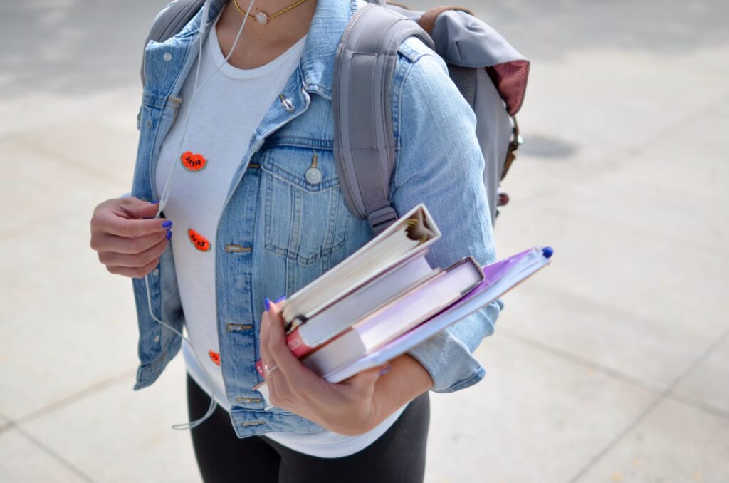 Student Loan Consolidation vs Refinancing (What To Do)