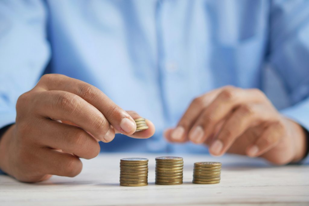 How to Do a No Spend Challenge (+ Break Bad Money Habits)